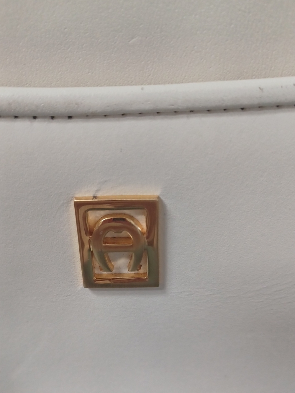 Genuine Leather Etienne Aigner Satchel Bag With Strap - Picture 3 of 16